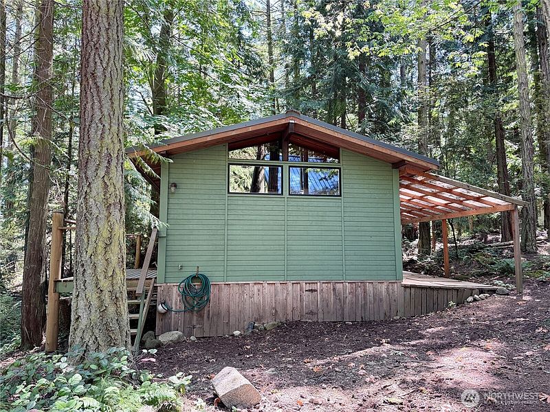 2nd image of 153 Chinook Way