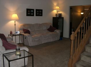 1074 Rockport Dr, Carol Stream, IL 60188