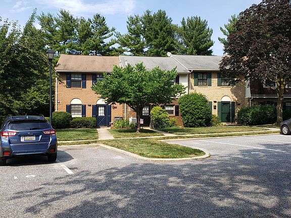 plenty of free parking with one dedicated free space