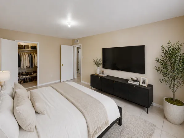 Summercrest, 3950 Hollister Rd #202, Houston, TX 77080