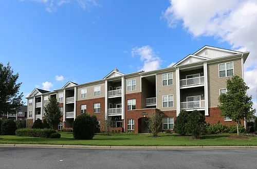 Eagle Harbor Apartments Photo 1