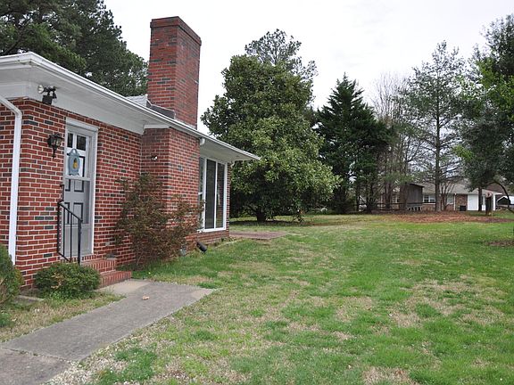 4th image of 1058 W Oak Hill Dr