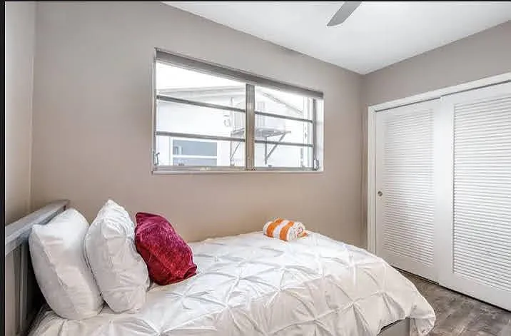 2200 N 47th Ave — Photo 13