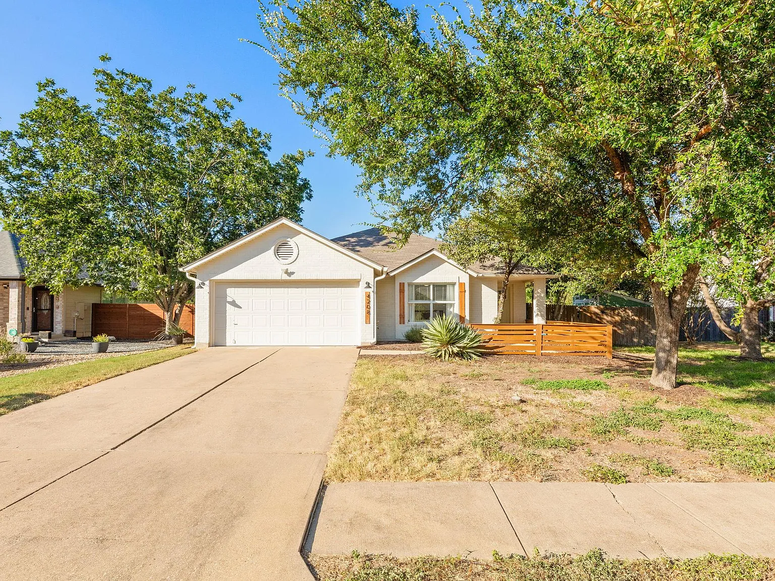 3 bed, 2.0 bath, 1522 sqft, $3,700 — Photo 1