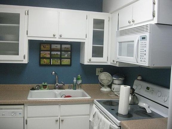 3rd image of 7003 N Green Bay Ave APT B