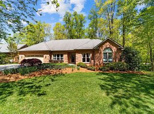 102 Knollview Ct, Jamestown, NC 27282