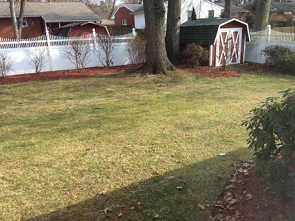 3rd image of 720 Charldon Ave SW