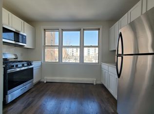 23 E 18th St #2E, Bayonne, NJ 07002