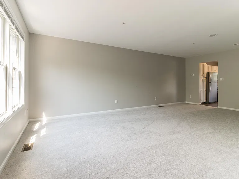 733 Mashie Ct — Photo 40