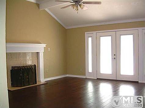 4th image of 4900 Lake Side Cir
