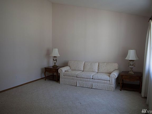 5th image of 1602 205th St E