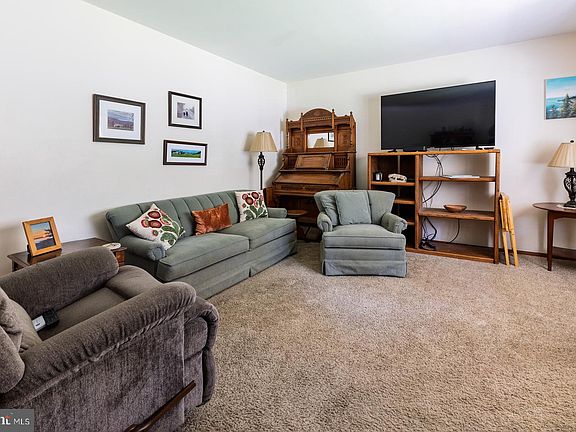 5th image of 105 Rhaubert Cir