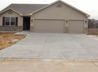 222 Plymouth Dr, Wright City, MO 63390