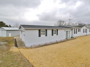 1805 Mollies Rock Rd, Dresden, OH 43821