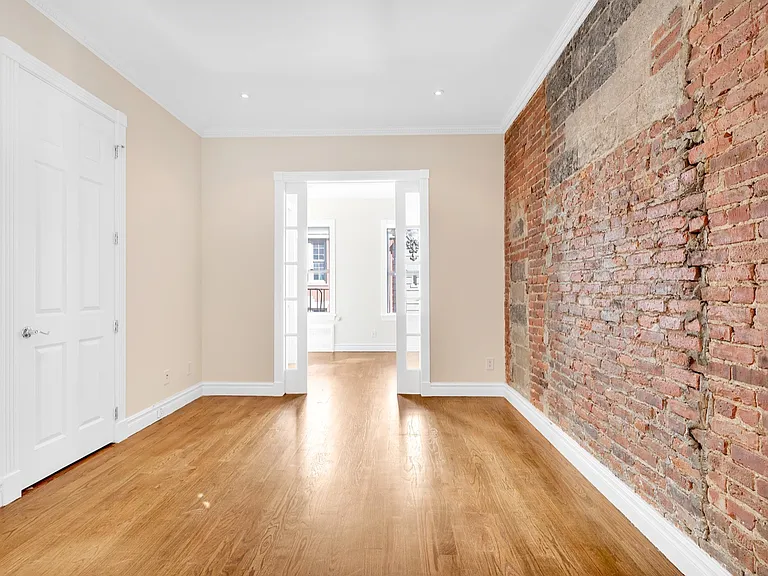 420 E 66th St #5C — Photo 2