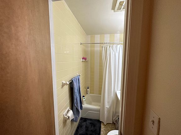 3rd image of 1315 Commonwealth Ave APT 304