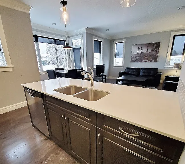915 10th St #301 — Photo 3