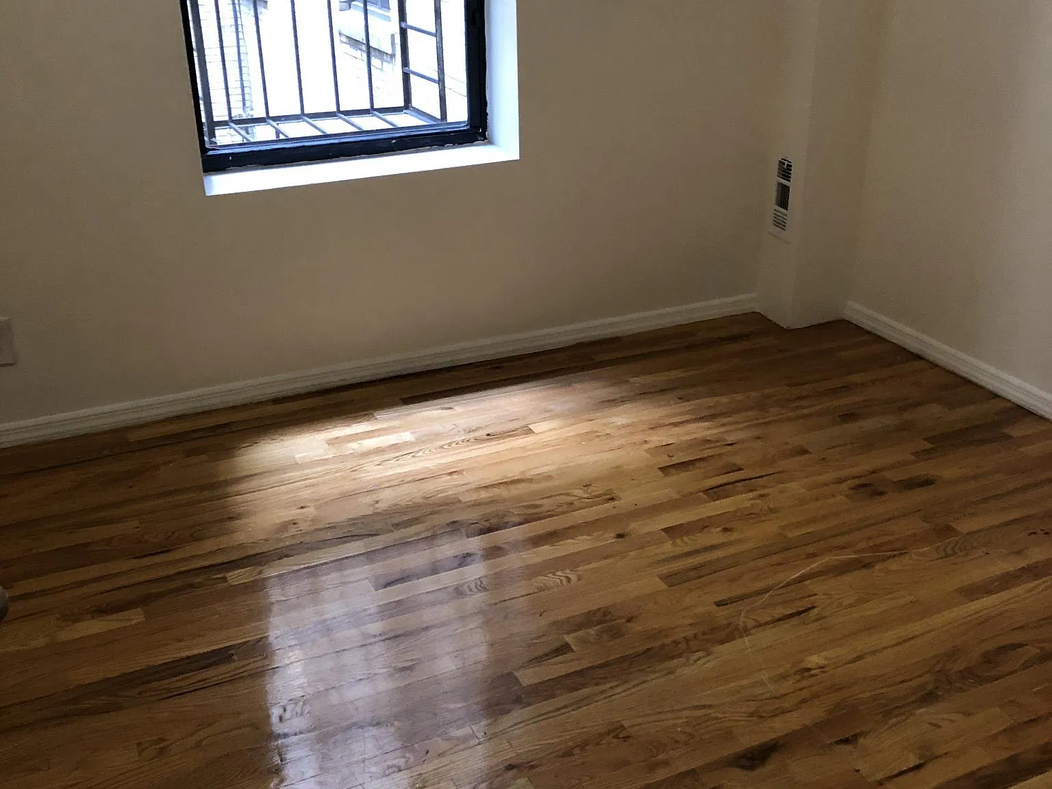 5 bed, $1,125 — Photo 4
