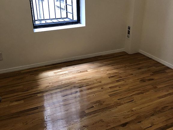 4th image of 600 W 150th St