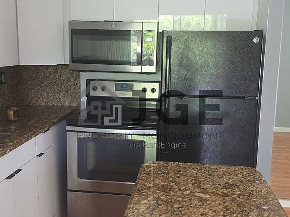 4th image of 475 NW 210th St APT 204