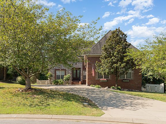 3rd image of 434 Creekview Dr
