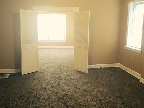 3rd image of 319 Olive St