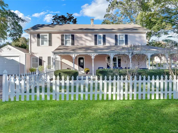 310 6th Avenue, Saint James, NY 11780