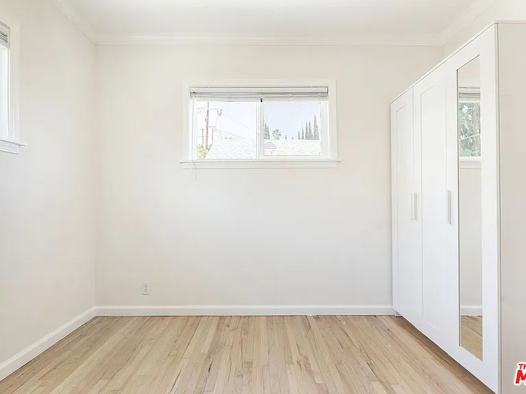 1720 1/2 N Avenue 45 — Photo 17