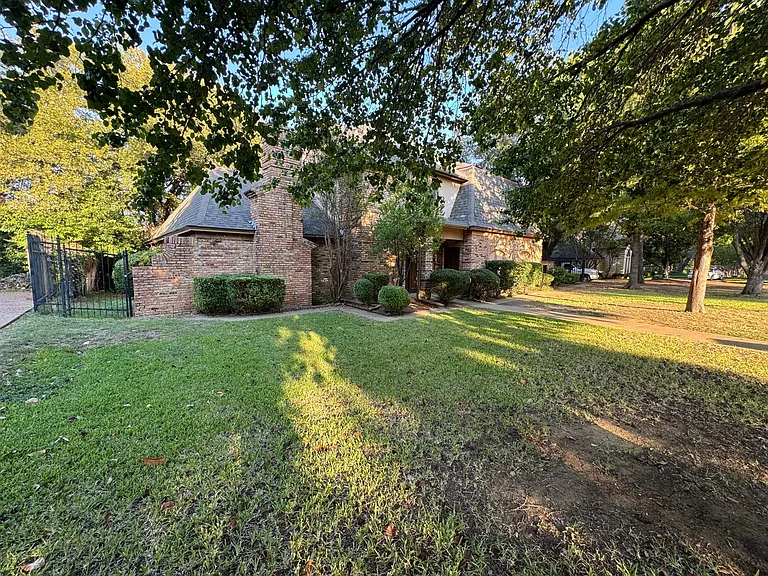 3622 Green Hollow Dr — Photo 15