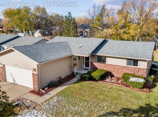 2383 Virginia Dr, Troy, MI