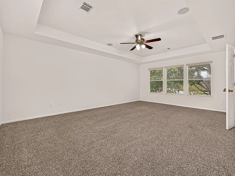 6118 Breezy Hollow Ln — Photo 36