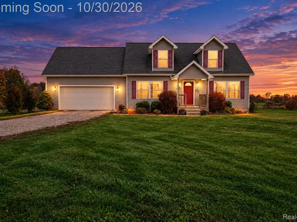 5867 E Hillcrest Dr, Eaton Rapids, MI 48827