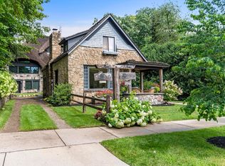 305 Clinton St, Charlevoix, MI 49720