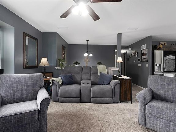 5th image of 305 193rd St