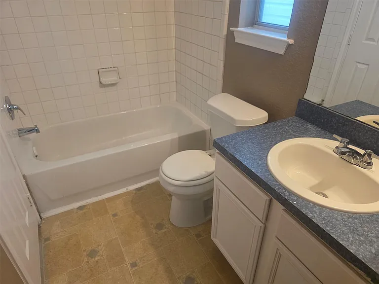 15515 Martineau St — Photo 7
