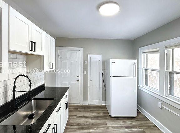 4th image of 466 E Oakland Ave