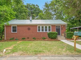 735 Crescent Dr, Reidsville, NC 27320