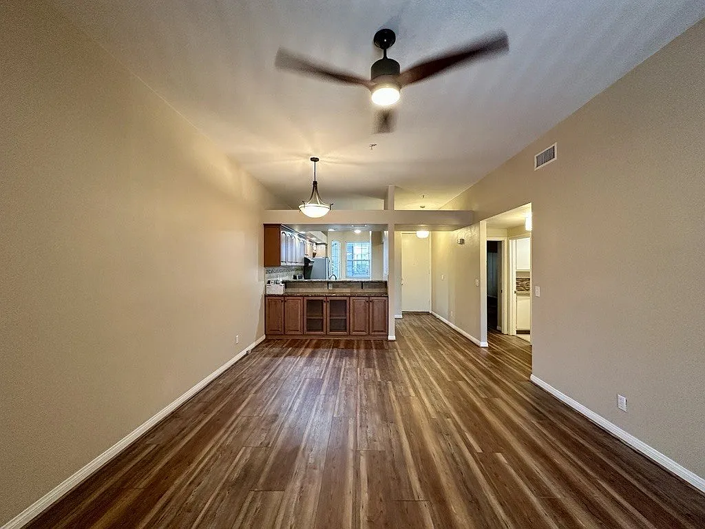 188 W Lemon Ave, #A — Photo 4