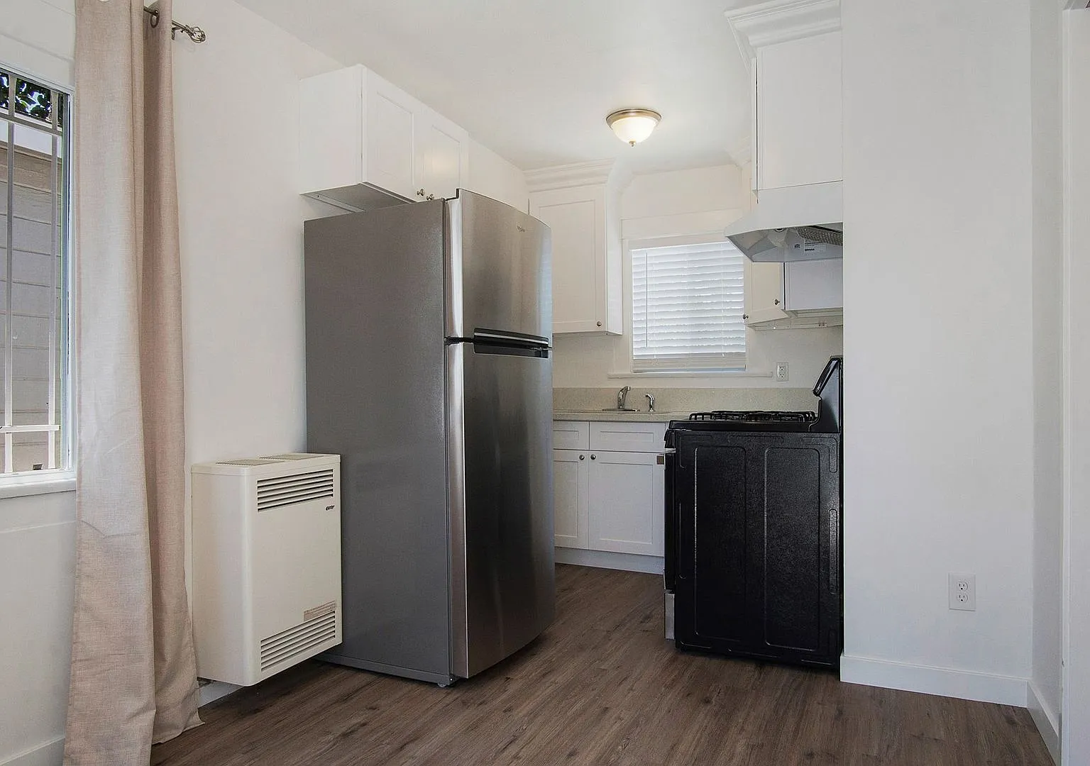 Lemon Avenue Triplex — Photo 2