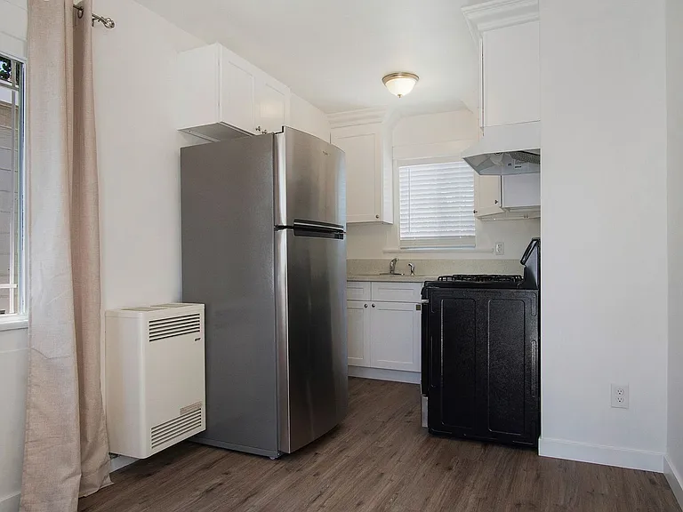 Lemon Avenue Triplex — Photo 2