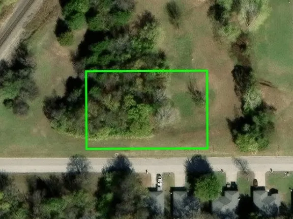 905 11th Ave NE, Ardmore, OK 73401