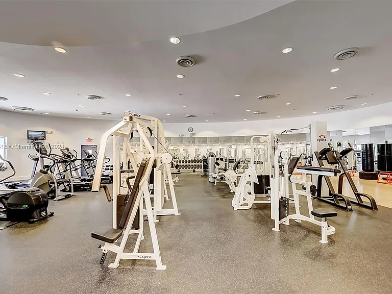 5600 Collins Ave #7W — Photo 5