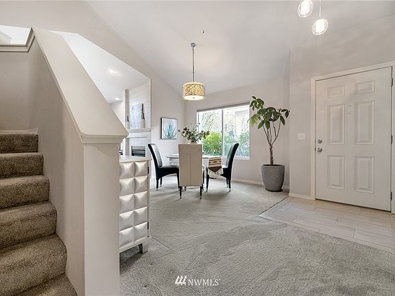 When you come in to your right is the living/dining room, or to your left is the kitchen, or these stairs lead to the 2x bedrooms, loft office and bathroom. 