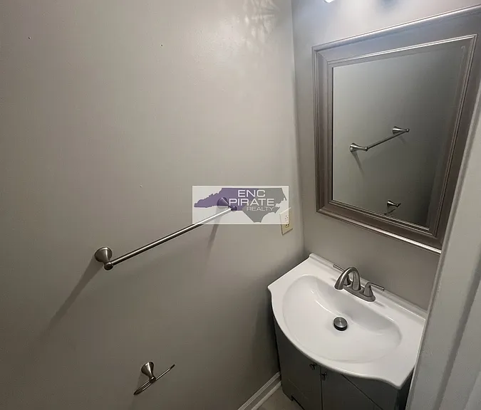 716 Verdant Dr #1 — Photo 4