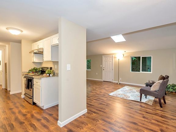 4th image of 3345 SE Cougar Ln