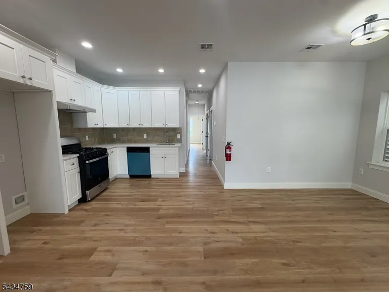 484 S 19th St #2 — Photo 9