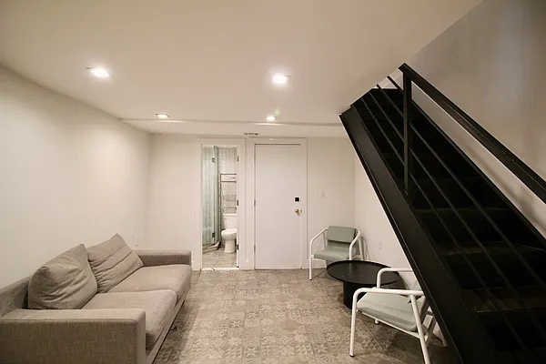 Rented by Hagstrom Management Inc | media 6