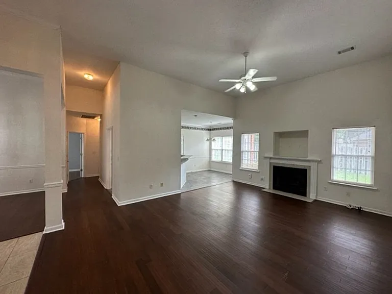 701 Spalding Ct — Photo 6