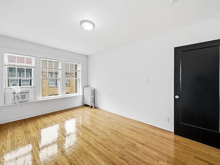 114 Clyde Ave — Photo 19