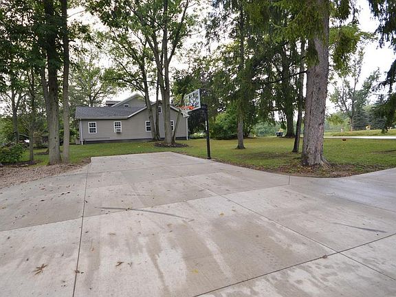 3rd image of 4390 Clay St